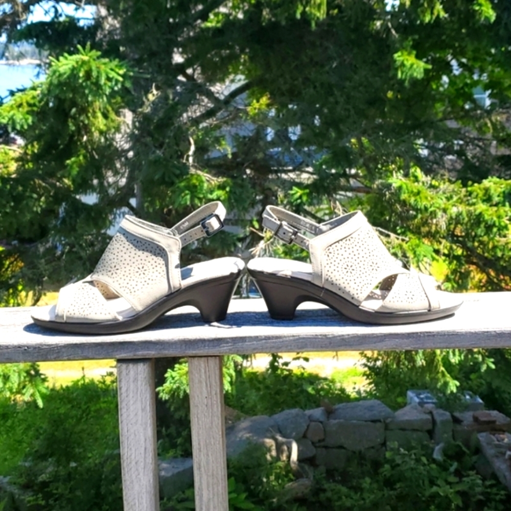 EASY STREET SANDAL CONFORT WAVE SIZE 6 1/2 - Picture 11 of 17